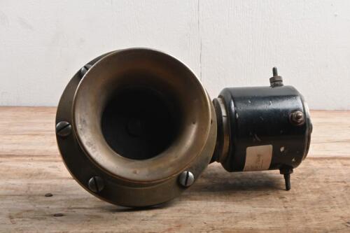 KLAXON: A brass 1920s Klaxon electric horn (114443)