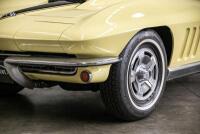 1966 Chevrolet C2 Corvette Sting Ray [Location: Melbourne] - 15