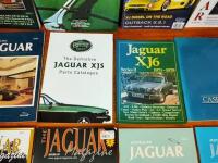 JAGUAR: Eighteen various publications, technical books, parts catalogues and magazines - 6