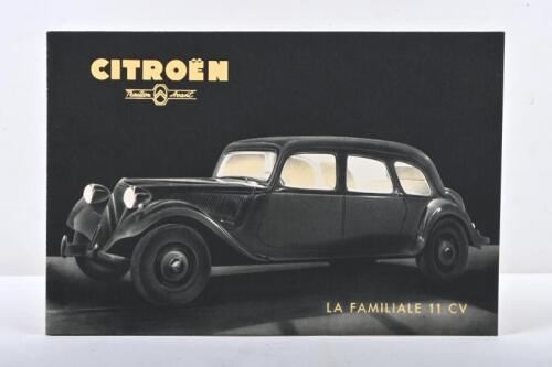 CITROEN: An original 1954 'CITROEN - LA FAMILIALE 11 CV' four page sales brochure. French text