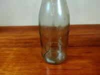 SHELL: A One Imperial Quart Shell embossed glass oil bottle with Super plastic pourer - 2