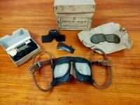 AVIATION: A pair of boxed RAF World War II pilot's flying goggles