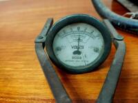 CHARGER: An early &lsquo;Pier Equipment MF&rsquo;G Co. Michigan&rsquo; battery charger - 4
