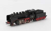 MARKLIN: A Marklin 3003 2-6-0 steam locomotive with tender with box - 2