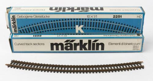 MARKLIN: Two boxes of Marklin&nbsp;2251&nbsp;curved K-Track large radius