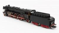 MARKLIN: A Marklin HO 3048 4-6-2 express steam locomotive with non-metal tender, circa late 1950s (2 headlights) - 2