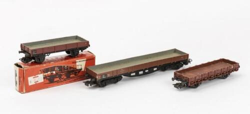 MARKLIN: Four Marklin low-sided goods trucks, one boxed 4503