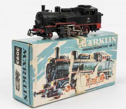 MARKLIN: A M&auml;rklin 3095 2-6-0 steam locomotive tender BR 74, in fitted box