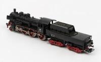 MARKLIN: A Marklin HO 3098 4-6-0 &lsquo;P8&rsquo; Prussian State express locomotive with tender, circa 1970s - 2