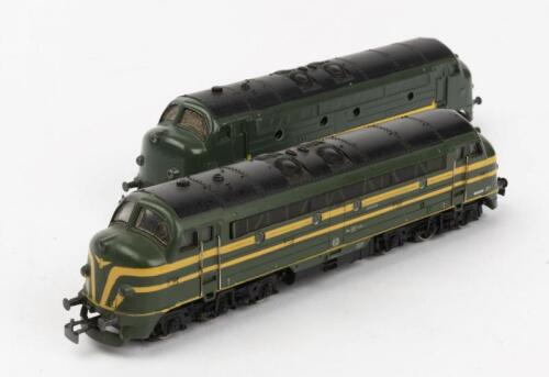 MARKLIN: Two Marklin 3066 0-6-6-0 diesel locomotives type 204 in Belgian Railway livery