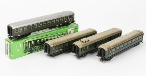 MARKLIN: Four Marklin HO express coaches, circa 1950s