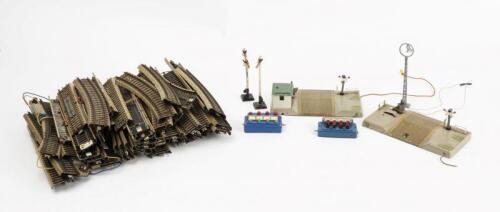 MARKLIN: A large quantity of HO M track and associated parts