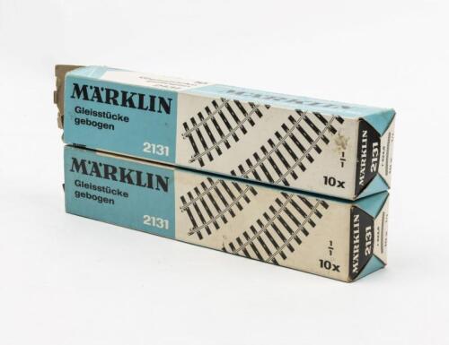 MARKLIN: Two boxes Marklin 2121 curved track sections