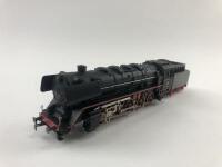 MARKLIN: A Marklin 3047 DB 2-10-0 steam locomotive and tender - 2