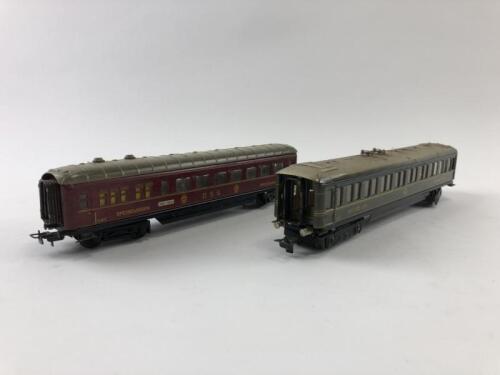 MARKLIN: Two Marklin express coaches, circa 1950s