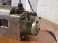 BOSCH: A FJ1 L21 magneto [Location: Sydney] - 8