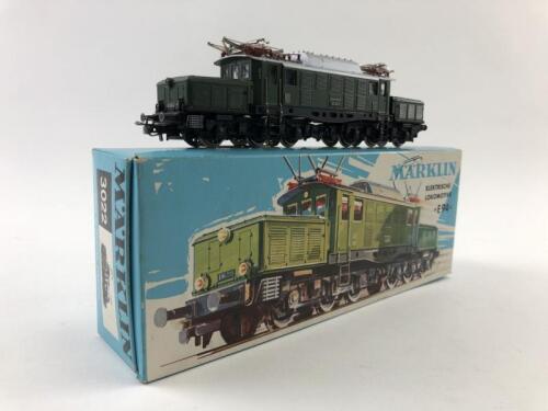 MARKLIN: A Marklin 3022 E94 heavy freight electric locomotive in box