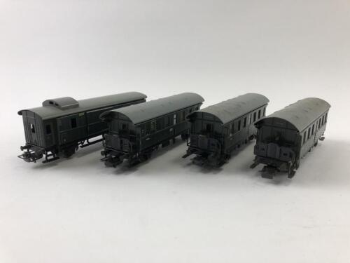 MARKLIN: Four Marklin tenders (including three passenger coaches, one guards van), circa 1958