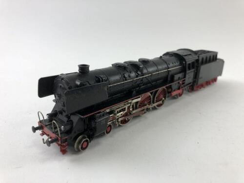 MARKLIN: A Marklin F800 4-6-2 GFR class 01 express tender locomotive