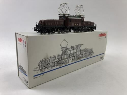MARKLIN: A Marklin Swiss crocodile electric locomotive, circa 1986