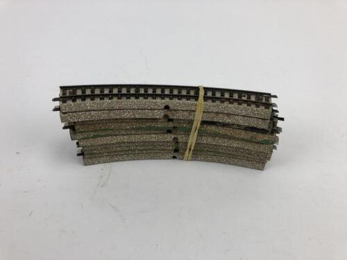 MARKLIN: Twenty Marklin 5100 curved rail sections