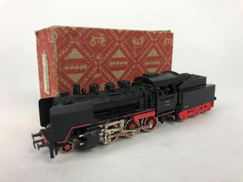MARKLIN: A Marklin 3003 2-6-0 steam locomotive with tender, circa late 1950s