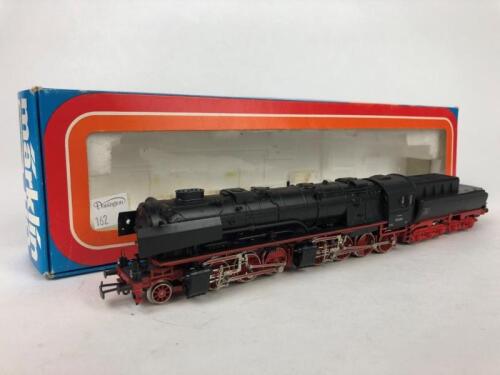 MARKLIN: A Marklin 2-6-8-0 heavy freight locomotive with tender, circa 1984 No. 3102