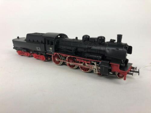 MARKLIN: A Marklin 4-6-2 'P8' Prussian state railways steam locomotive, crica 1973. No 3098