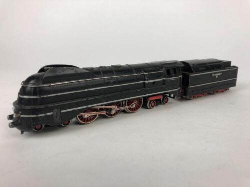 MARKLIN: A Marklin 'SK800' 4-6-4 streamline express tender locomotive, circa 1955