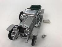 FRANKLIN MINT: Two 1:24 scale models. Jaguar and Rolls-Royce - 8