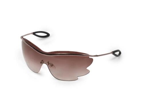A pair of Louis Vuitton 'Butterfly' sunglasses in pink. Product No. Z1228U.