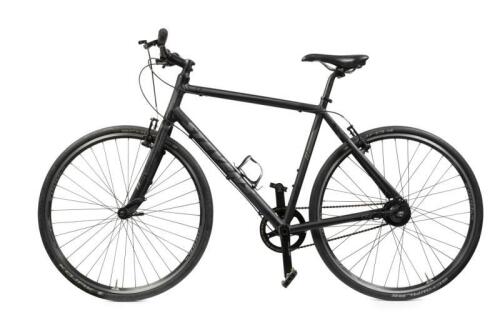 A Stevens City Flight&nbsp;mens road bike in black&nbsp;with shimano&nbsp;gears and pedals