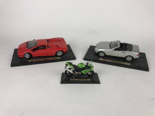 MAISTO: Three Maisto scale models