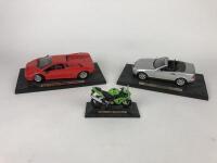 MAISTO: Three Maisto scale models