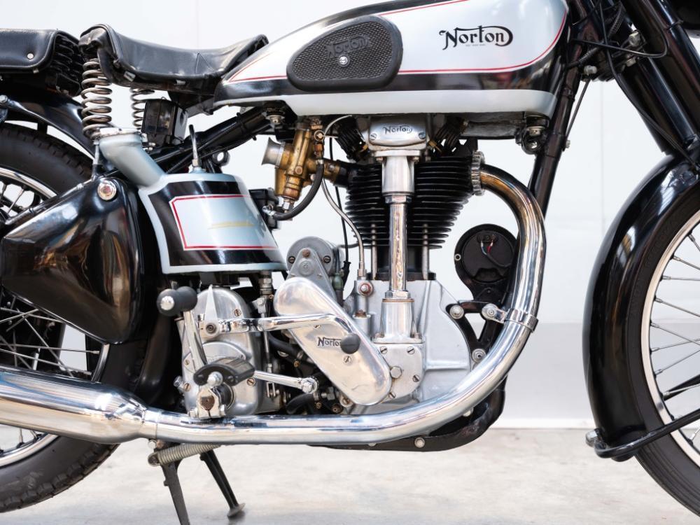 Carte moto Norton 500 Wulf SPX 2 temps proto 1975 collection Atlas Carte moto Norton 500 Wulf SPX 2 temps proto 1975 collection Atlas