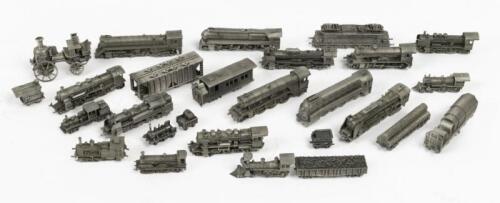 LOCOMOTIVES: A collection of twenty seven Franklin Mint pewter locomotives, each approximately 9cm high