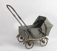 DOLLS PRAM: A 1950s vintage dolls pram