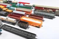 MODEL RAILWAY: A large collection of 'OO' gauge&nbsp;locomotives, carriages&nbsp;and wagons. - 5