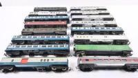 MODEL RAILWAY: A large collection of 'OO' gauge&nbsp;locomotives, carriages&nbsp;and wagons. - 8