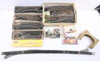 MODEL RAILWAY: A collection of 'Hornby' and 'Tri-Ang'&nbsp;'Dublo' track side items including boxed platform, signals and track.