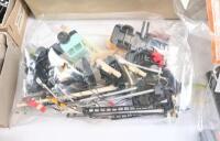 MODEL RAILWAY: A collection of 'Hornby' and 'Tri-Ang'&nbsp;'Dublo' track side items including boxed platform, signals and track. - 3