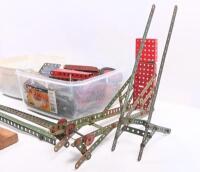 MECCANO: A large collection of &nbsp;'Meccano' parts. - 6
