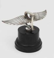 BENTLEY: An large winged 'Flying-B' mascot, as fitted to 4.5, 6, 6.5 & 8 litre W.O. Bentley's of the 1920s/1930s, 21.5cm wide, on Bakelite base - 2