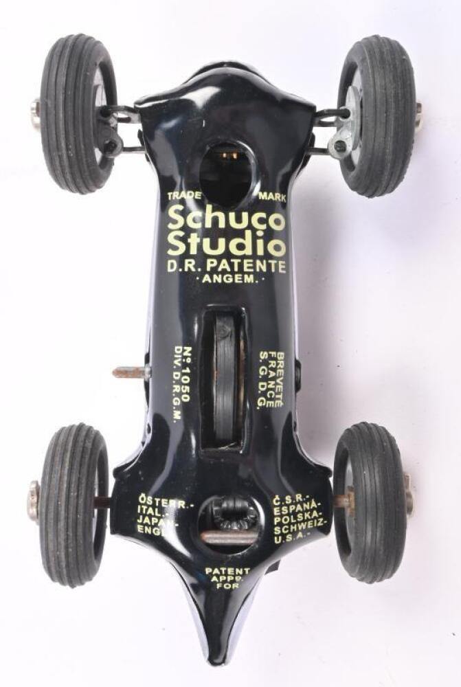 SCHUCO MERCEDES BENZ: A modern re-released Schuco Studio Mercedes