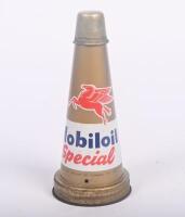 MOBIL: An original Mobiloil 'Special' tin top oil pourer with dust cap - 2