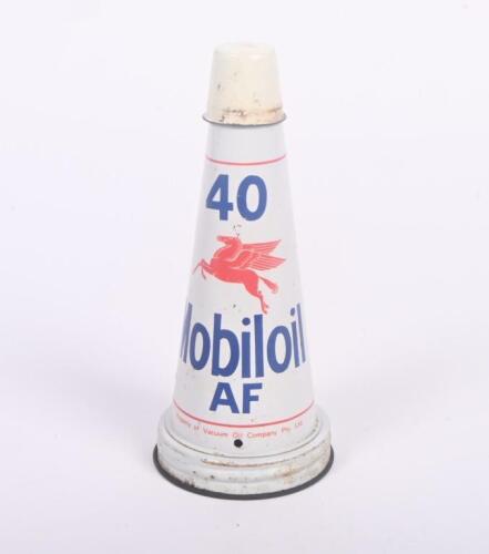 MOBIL: An original Mobiloil '40 AF' grade tin top oil pourer with dust cap.