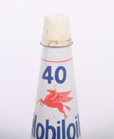 MOBIL: An original Mobiloil '40&nbsp;AF' grade tin top oil pourer with dust cap. - 3