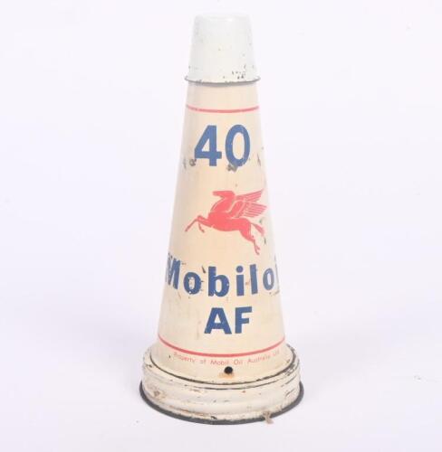 MOBIL: An original Mobiloil '40 AF' grade tin top oil pourer with dust cap