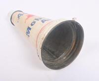 MOBIL: An original Mobiloil '40&nbsp;AF' grade tin top oil pourer with dust cap - 7