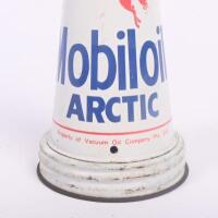 MOBIL: A original Mobiloil '20 Arctic' grade tin top oil pourer, with dust cap - 2